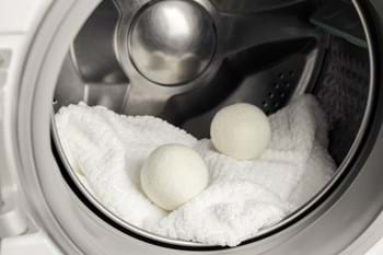 dryer using wool dryer balls